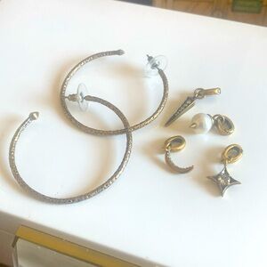 Kendra Scott Charm Hoop Earrings Set. Vintage Gold